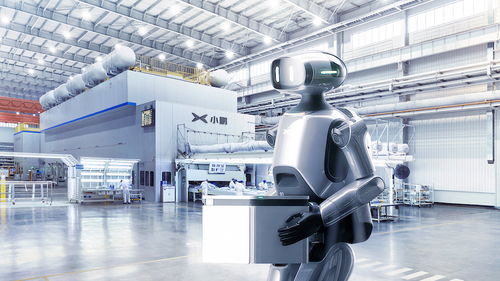 從飛行汽車 雙足機(jī)器人回到mpv,小鵬汽車科技日有未來夠現(xiàn)實(shí)